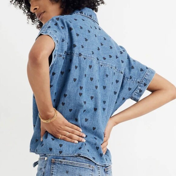 Madewell Short-Sleeve Tie-Front Denim Shirt in Heart Print Size Small - Picture 3 of 8